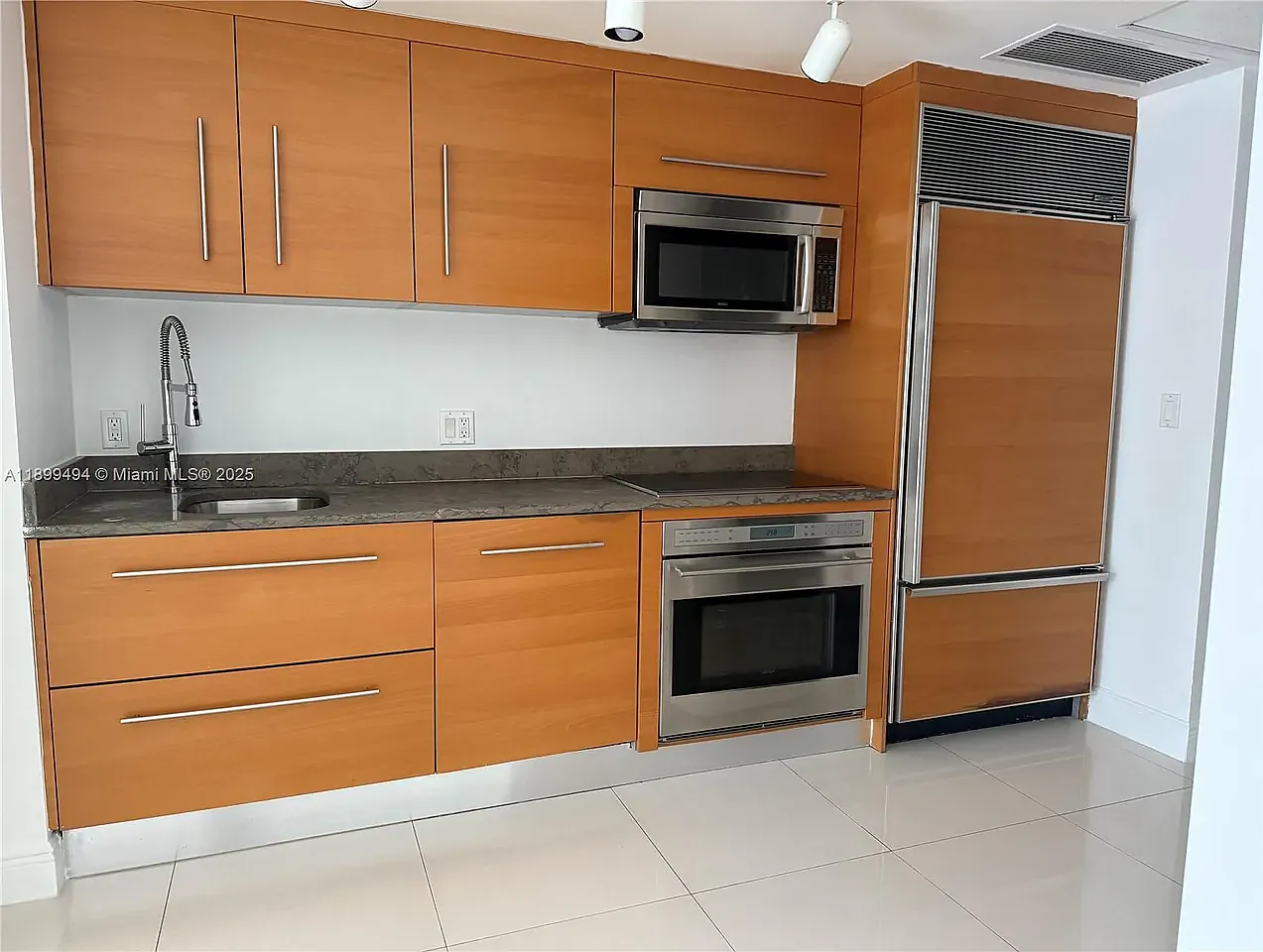 Studio, 546 sqft, $2,700 — Photo 1