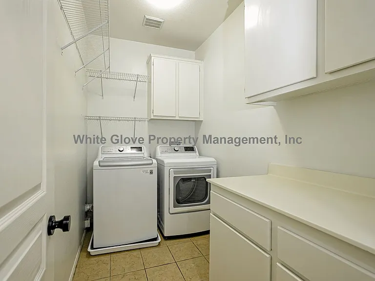 3 Elmhurst St — Photo 16