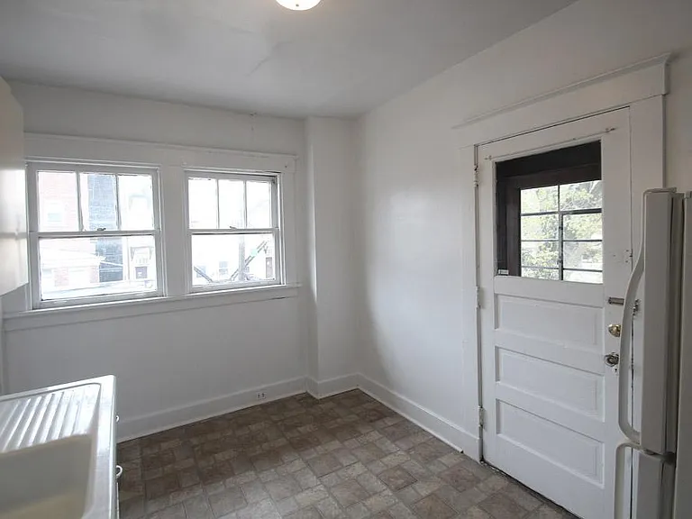 311 Franklin Ave #3 — Photo 7