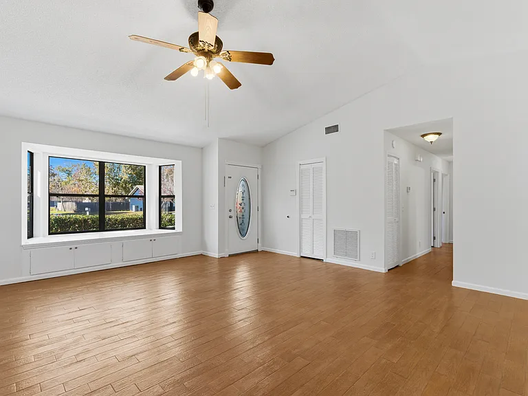 404 Westgate Cir — Photo 21