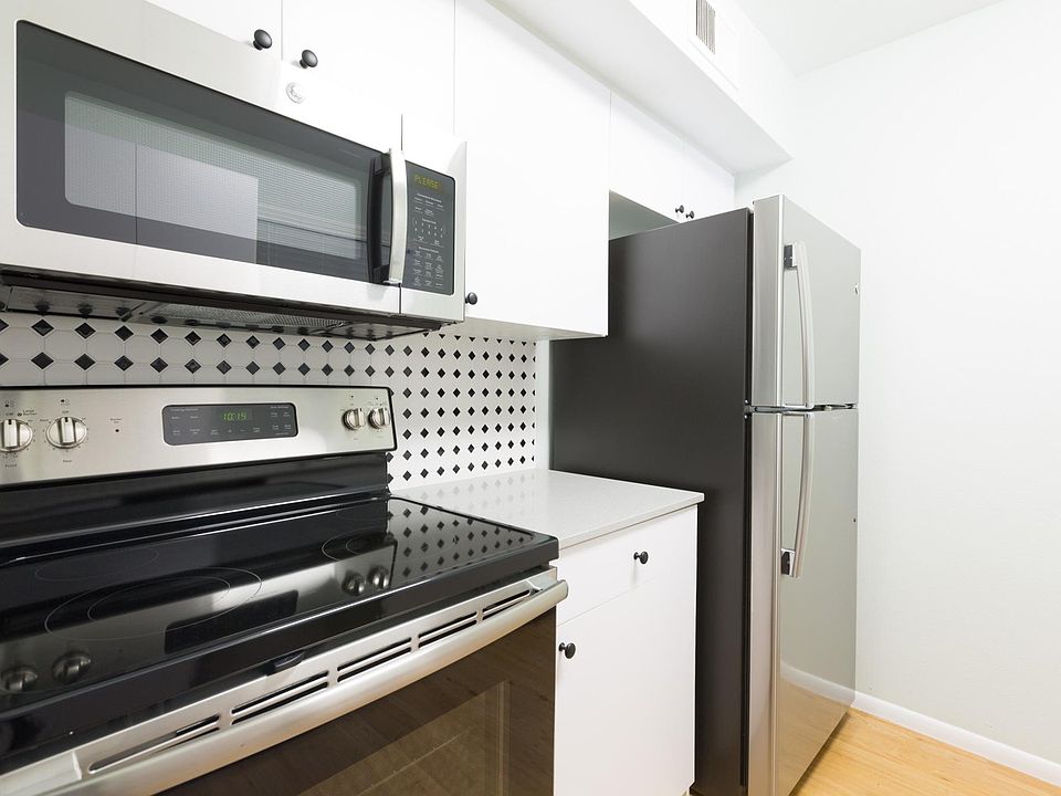 1st image of 325.5 W Pasadena Ave #12
