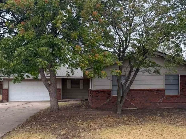 2339 NW Austin Dr, Lawton, OK 73505