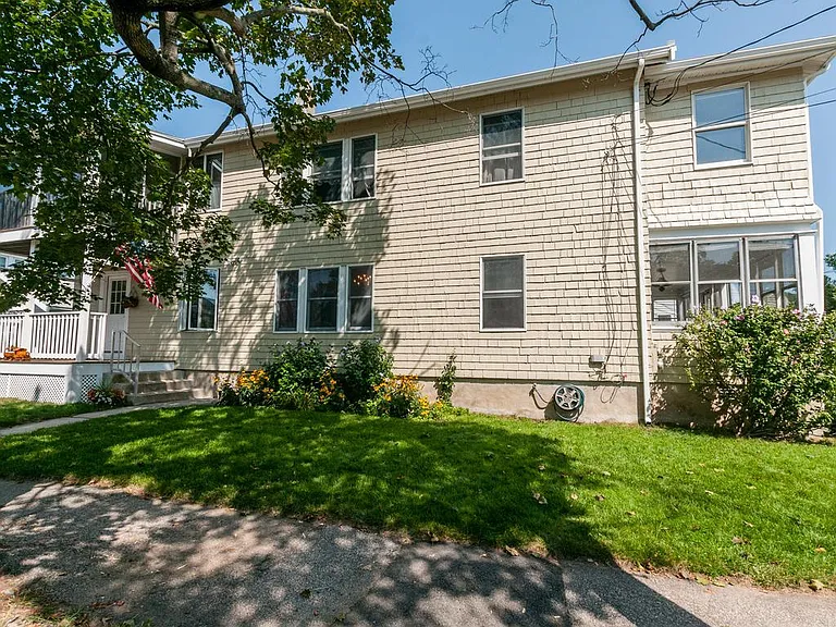 15 Lawrence St — Photo 11