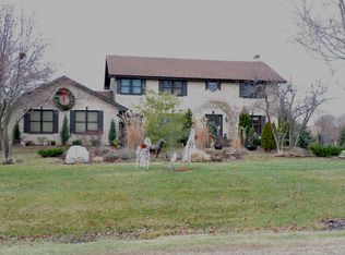 2219 Thoroughbred Trl, Woodstock, IL 60098