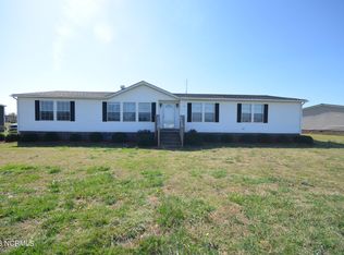 301 Country Pointe Dr, Pikeville, NC 27863