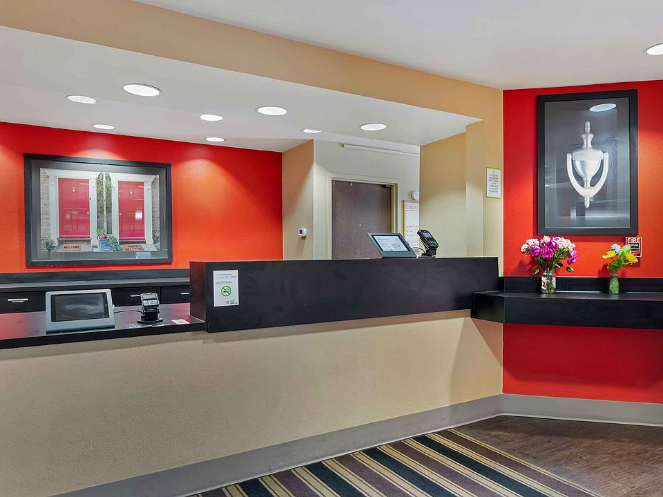 Lobby and Guest Check-in
