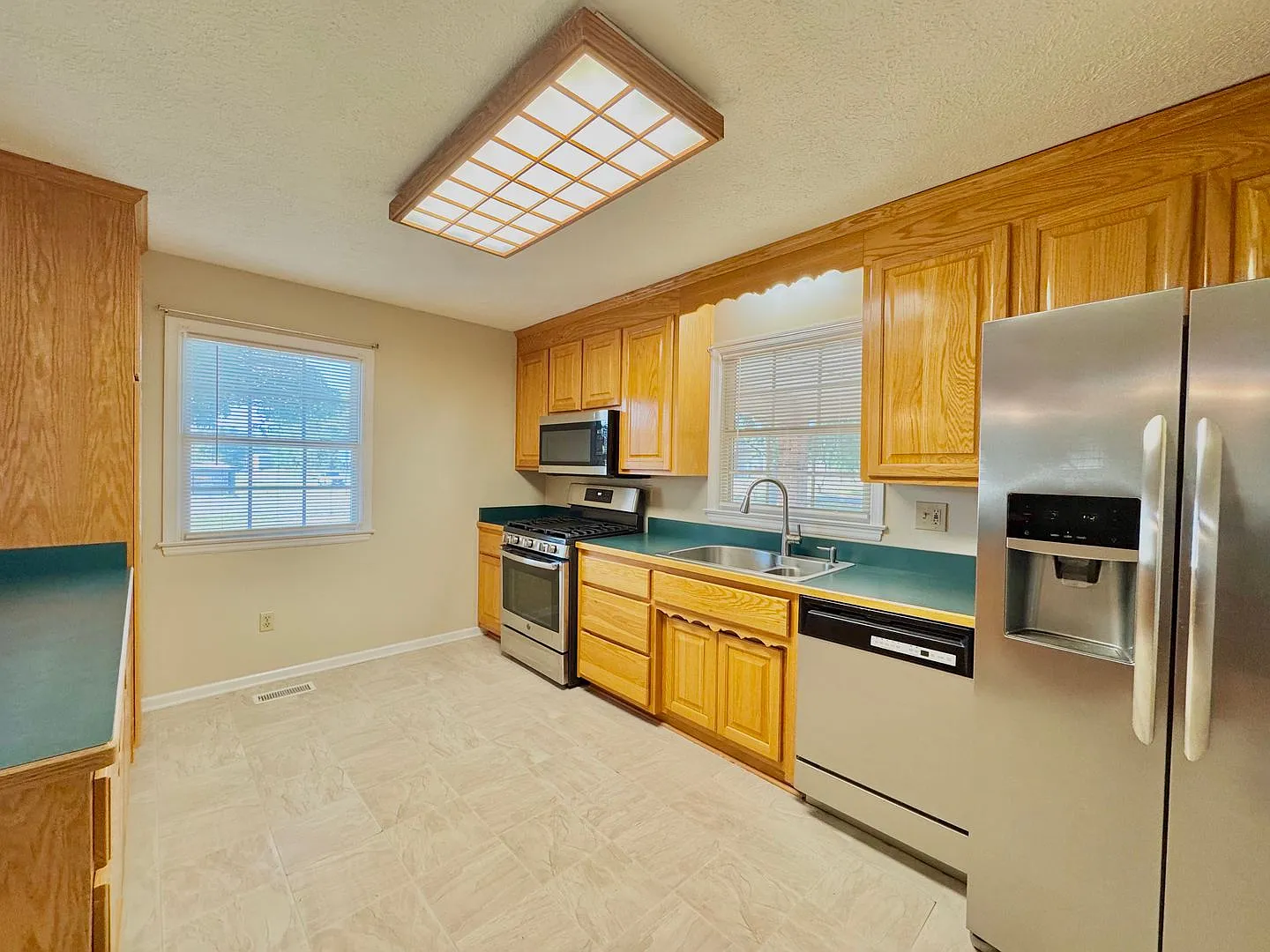 Location, Community, Quality Living. It Starts Here! — Photo 2