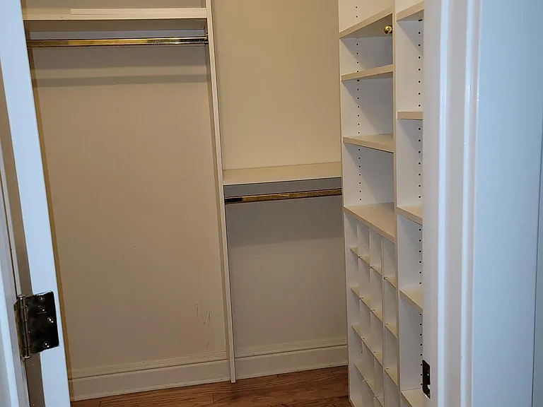 555 Heritage Hls — Photo 21