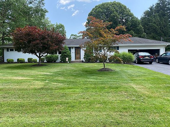 4th image of 213 Glen Crest Dr