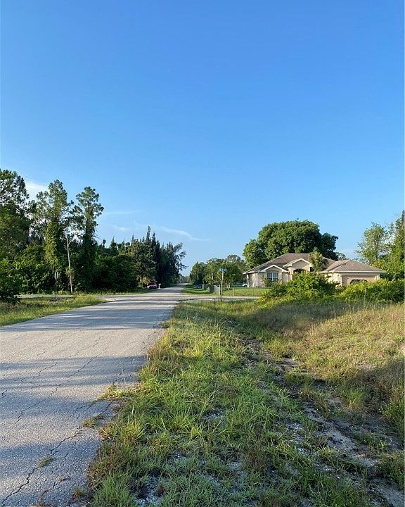 2nd image of 305 Louis Ave