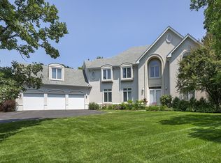 437 Thorngate Ln, Riverwoods, IL 60015