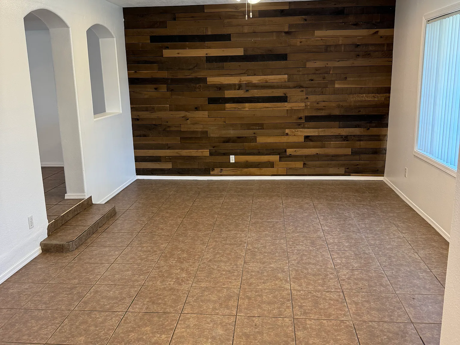 3 bed, 1832 sqft, $2,600 — Photo 3