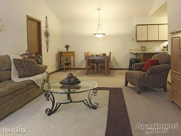 Hampton Apartments & Townhomes — Photo 3