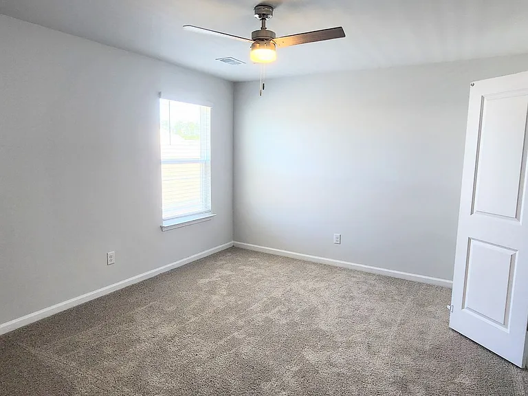 932 Woodside Creek Ln — Photo 16