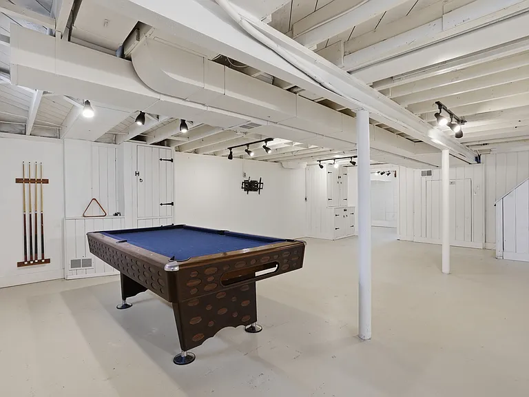 831 Loyola Dr — Photo 16