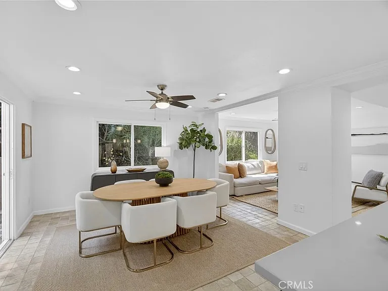 431 Nyes Pl — Photo 12