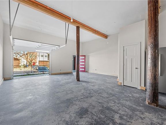 4th image of 305 N Parker Ave Ste 113