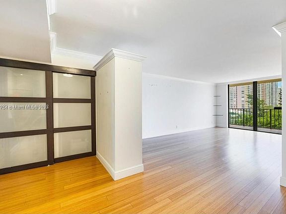 3rd image of 290 174th St APT 612