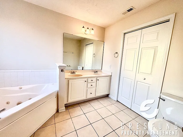 1711 Renwick Dr #102 — Photo 16