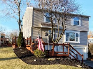 203 Cricketwood Ct, Cranberry Township, PA 16066