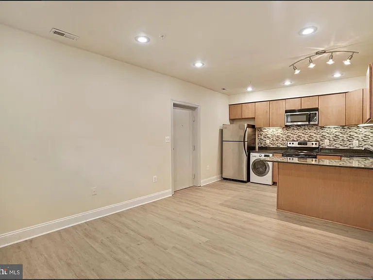 660 Morton Pl NE #2 — Photo 12