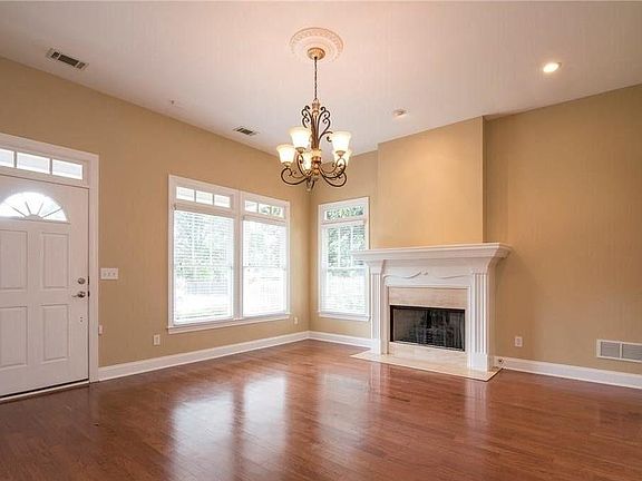 3rd image of 241 Chicopee Dr