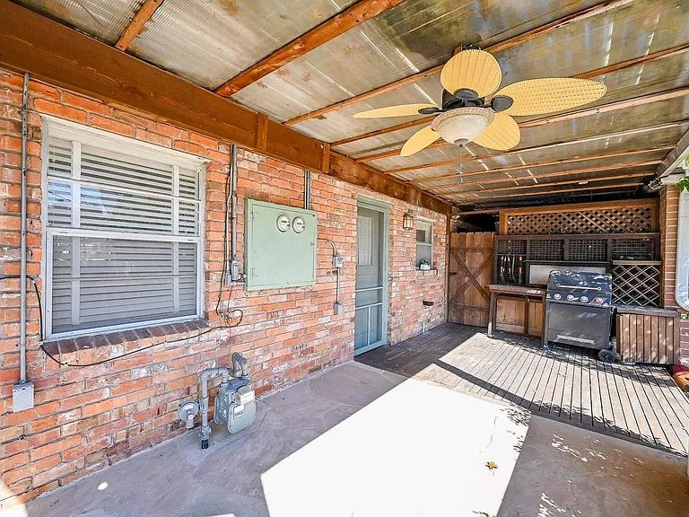 2821 Eastgrove Ln — Photo 26