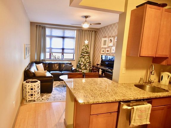 3rd image of 237 W 115th St APT 5A