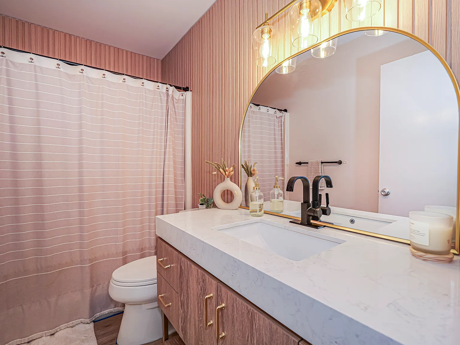2 bed, 962 sqft, $1,800 — Photo 3