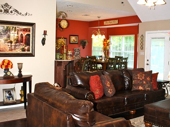 3rd image of 2208 Oak Forest Dr