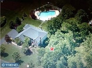 416 Foxcroft Dr, Ivyland, PA 18974