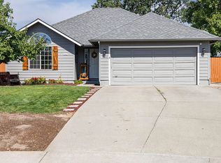 1940 NW Donovan Ct, Grants Pass, OR