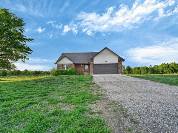13610 E Deerfield Trl, Derby, KS 67037