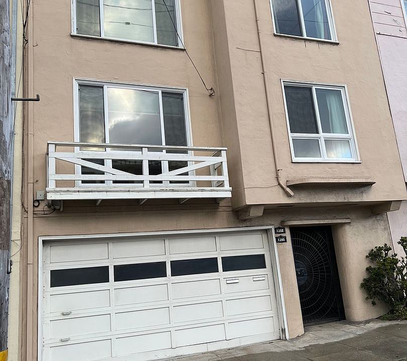 1st image of 1390-1392 28th Ave #1390