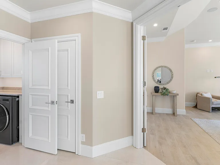 526 Point Ln — Photo 45