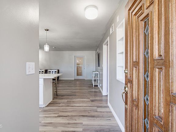 5th image of 1009 Inman Cir
