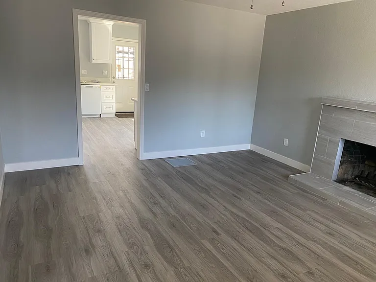408 Raymond Ave — Photo 3