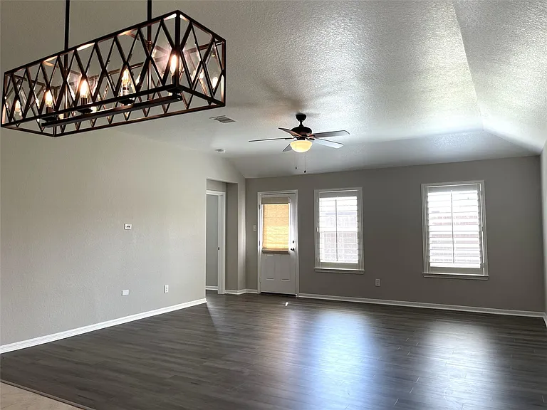 29127 Innes Park Pl — Photo 6