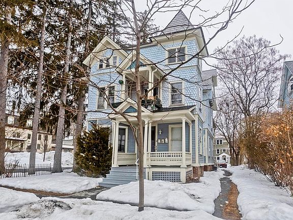 4th image of 19 Trumbull Rd