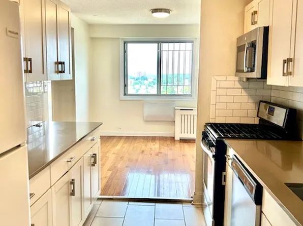 (undisclosed Address), Mount Vernon, NY 10550