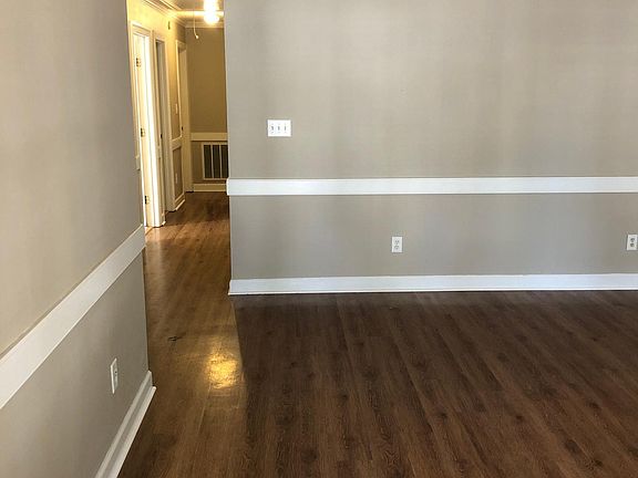 5th image of 111 Meredith Woods Ct