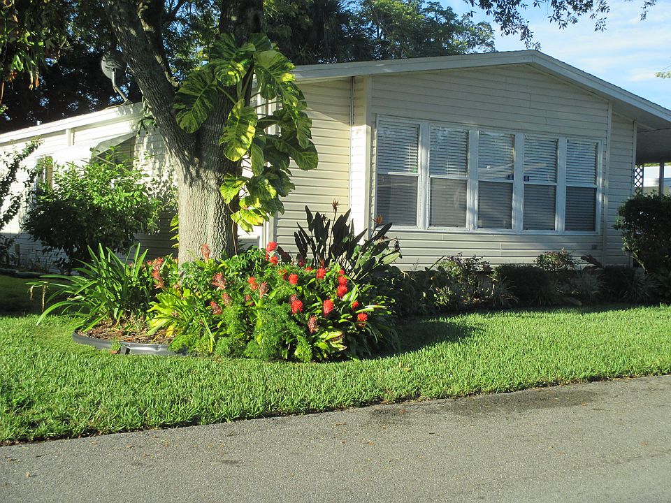 1st image of 895 Hyde Park Cir