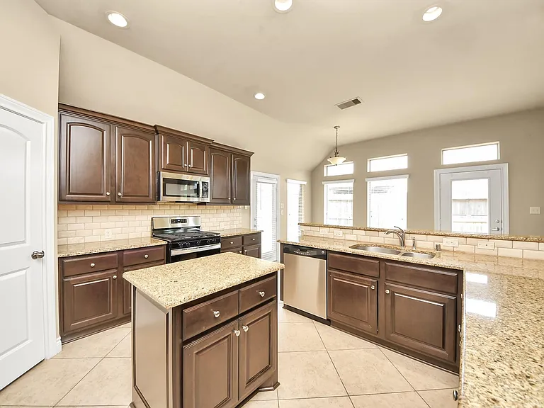 5315 Troutline Ln — Photo 9