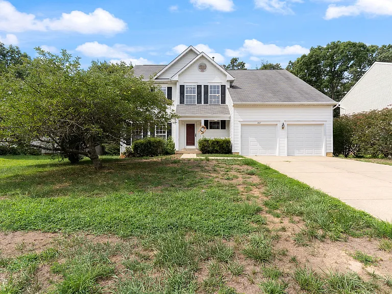 2427 Grantham Ct — Photo 3