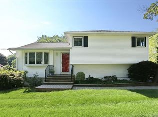 5 Barry Ln, Bardonia, NY 10954