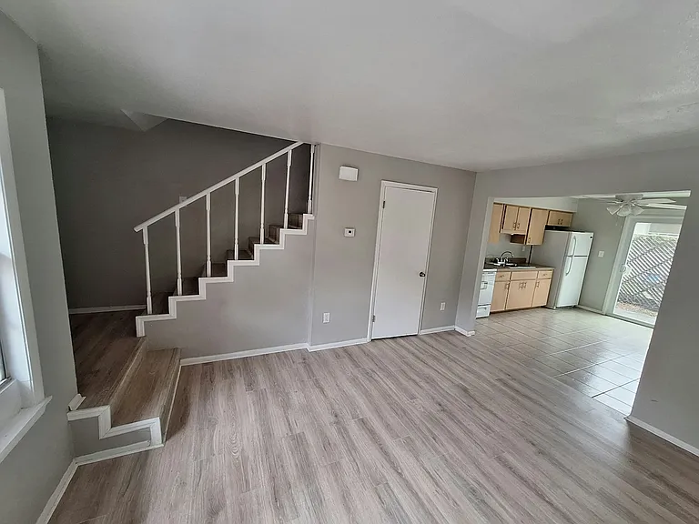 919 E Orange St #E — Photo 18