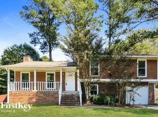 200 Parkmont Ct, Roswell, GA 30076