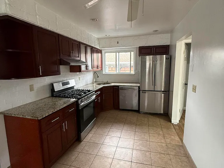 37 E Stroud Ave #2 — Photo 3