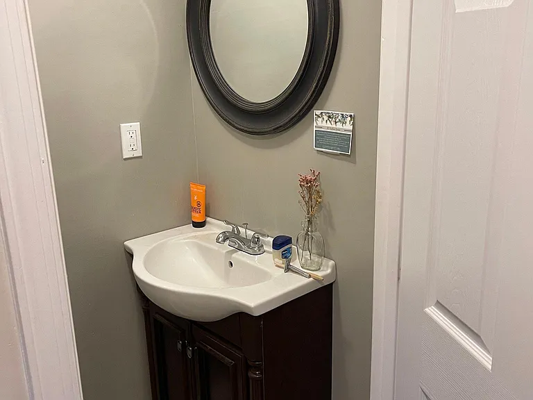 1705 Greentree Ct — Photo 9