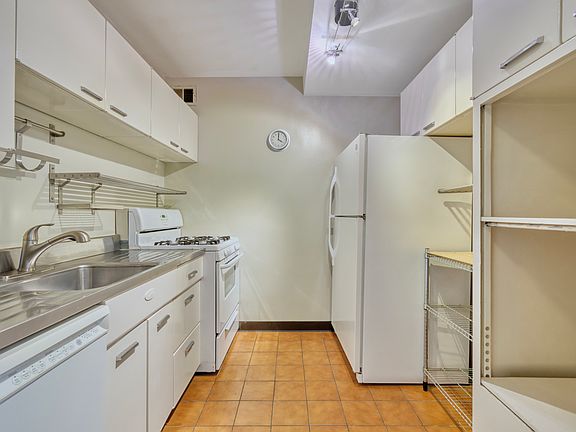 5th image of 4201 Cathedral Ave NW APT 212W